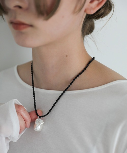 select MOCA（セレクトモカ）の「バロックパールコードチョーカー（ネックレス・レディース・ブラック・FREE）」の8枚目の写真