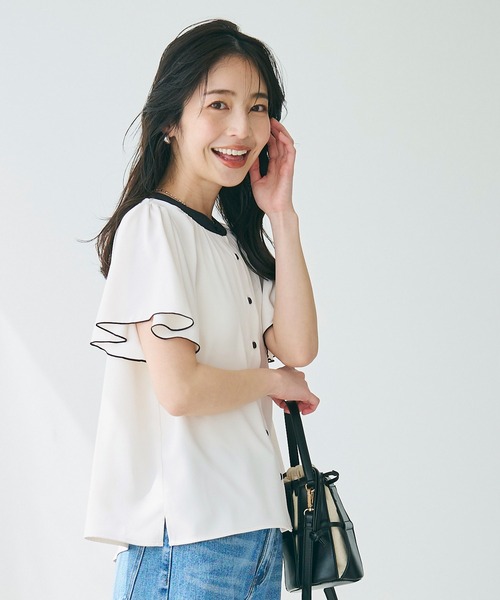 coca(coca)(コカ)の「配色ラッフルスリーブブラウス/UVカット/防シワ/イージーケア(シャツ/ブラウス・レディース・ブラック/ホワイト・M/L)」の6枚目の写真