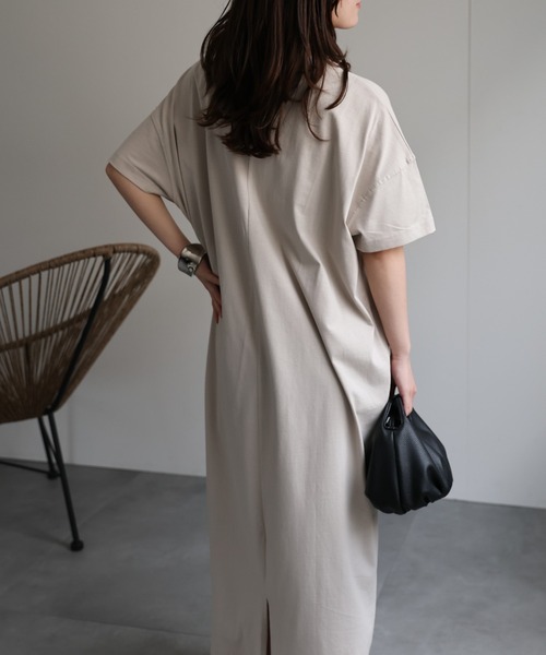 ap retro(アプレトロ)の「【USAコットン】リラクシーロングTeeワンピース / ピグメント加工ワンピース【ウォッシャブル】《動画あり》(ワンピース・レディース・ホワイト/グレー/ブラック/グレイッシュベージュ/ブラック系その他/ブラウン・FREE/LARGE)」の13枚目の写真