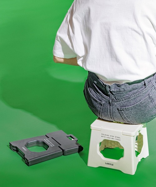 LAKOLE（ラコレ）の「ミニミニライトスツール / 111348（アウトドアグッズ・レディース・ブラック/アイボリー・FREE）」の3枚目の写真