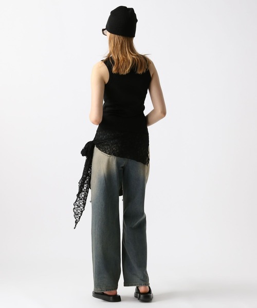 FOREVER 21（フォーエバー トゥエンティーワン）の「レースドッキングタンク（タンクトップ・レディース・ブラック/オフホワイト・SMALL/MEDIUM）」の5枚目の写真