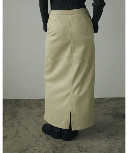 anuke(アンヌーク)の「Ecoleather Tight Skirt(スカート・レディース・ブラック/クリーム・38inch/36inch)」の12枚目の写真