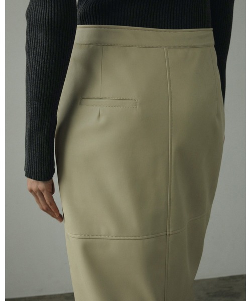 anuke(アンヌーク)の「Ecoleather Tight Skirt(スカート・レディース・ブラック/クリーム・38inch/36inch)」の14枚目の写真