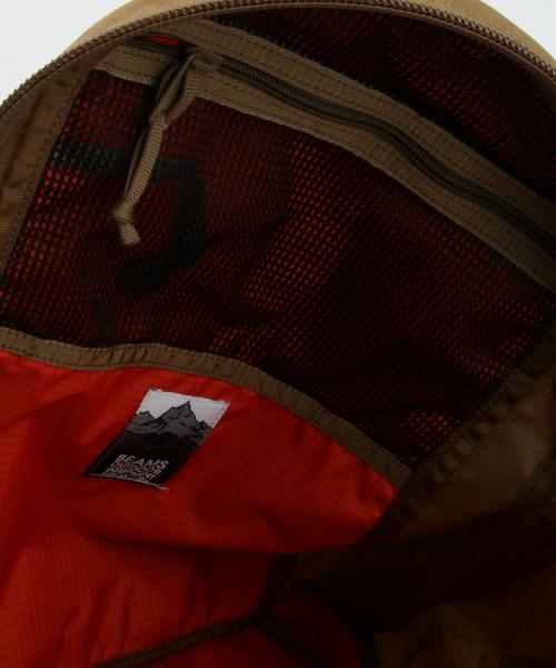 GREGORY（グレゴリー）の「GREGORY×BEAMS PLUS / 別注 DAY PACK（バックパック/リュック・メンズ・カーキ・ONE SIZE）」の8枚目の写真