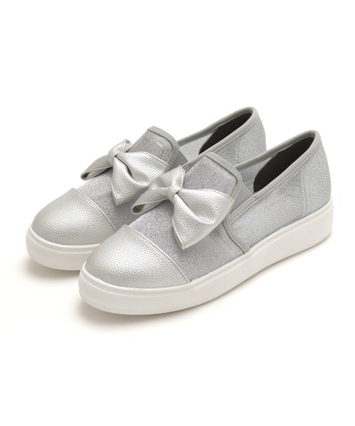 Feee(SHOES)(フィー)の「【軽量】グリッター素材のリボン付き スリッポンスニーカー/Feee(スリッポン・レディース・シルバー/ブラック・24.5cm/24.0cm/23.5cm/23.0cm/22.5cm)」の1枚目の写真