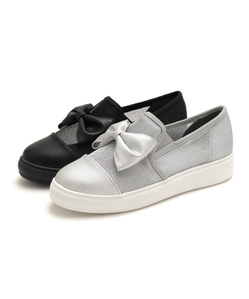 Feee(SHOES)(フィー)の「【軽量】グリッター素材のリボン付き スリッポンスニーカー/Feee(スリッポン・レディース・シルバー/ブラック・24.5cm/24.0cm/23.5cm/23.0cm/22.5cm)」の4枚目の写真