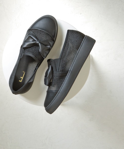Feee(SHOES)(フィー)の「【軽量】グリッター素材のリボン付き スリッポンスニーカー/Feee(スリッポン・レディース・シルバー/ブラック・24.5cm/24.0cm/23.5cm/23.0cm/22.5cm)」の14枚目の写真