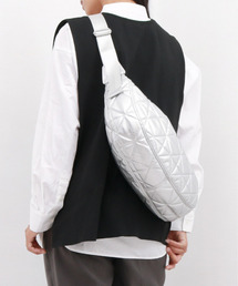 cache cache（カシュ カシュ）の「カシュカシュ cachecache / ソフト合皮キルティングハーフムーンショルダー（ショルダーバッグ）」