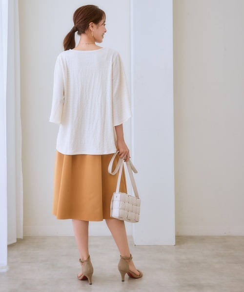 7days Life Styling（セブンデイズライフスタイリング）の「肌離れのよいポコポコ素材フレアスリーブトップス（Tシャツ/カットソー・レディース・アイボリー/グリーン/チャコール・M/L/LL）」の4枚目の写真