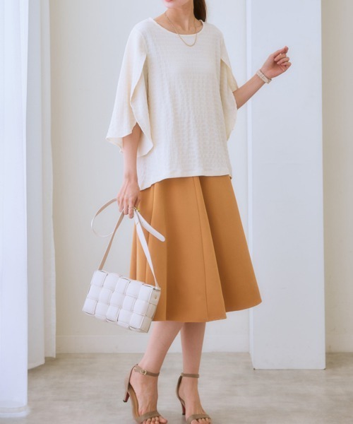 7days Life Styling（セブンデイズライフスタイリング）の「肌離れのよいポコポコ素材フレアスリーブトップス（Tシャツ/カットソー・レディース・アイボリー/グリーン/チャコール・M/L/LL）」の13枚目の写真