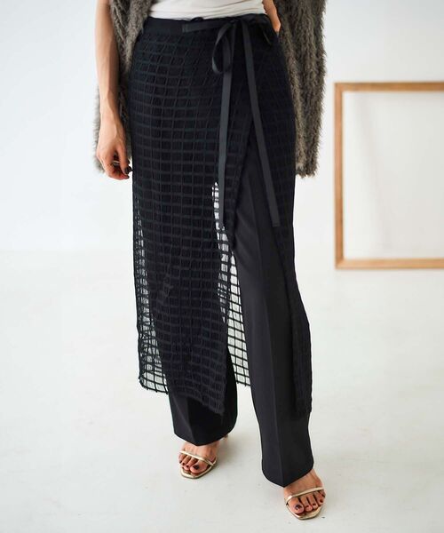 le.coeur blanc(ルクールブラン)の「格子柄レースラップレイヤードスカート(スカート・レディース・ブラック/オフホワイト・38)」の6枚目の写真