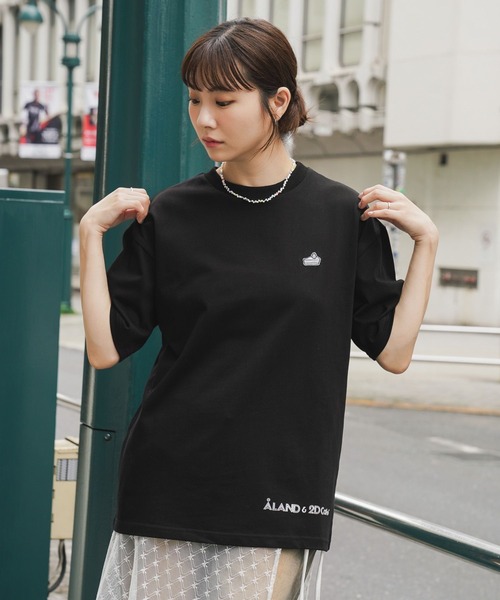 ALAND（エーランド）の「【UNISEX】ALAND×2DCAFE／2DケーキワッペンT（Tシャツ/カットソー・レディース・ホワイト/ブラック・FREE）」の2枚目の写真