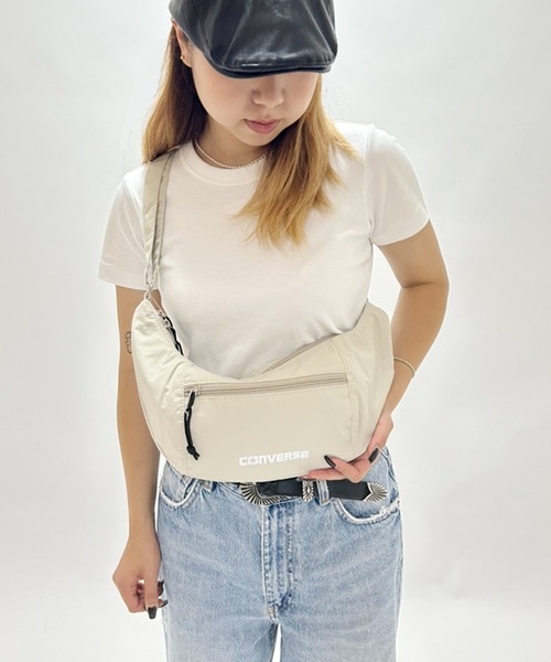 CONVERSE（コンバース）の「CONVERSE/コンバース　BANANA SHOULDER BAG（ショルダーバッグ・メンズ・ブラック/アイボリー/杢グレー・ONE SIZE）」の2枚目の写真