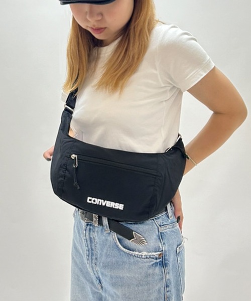 CONVERSE（コンバース）の「CONVERSE/コンバース　BANANA SHOULDER BAG（ショルダーバッグ・メンズ・ブラック/アイボリー/杢グレー・ONE SIZE）」の3枚目の写真