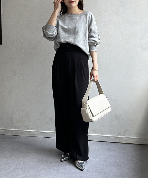 Thevon（ゼボン）の「ボートネック刺繍ロゴプルオーバー（Tシャツ