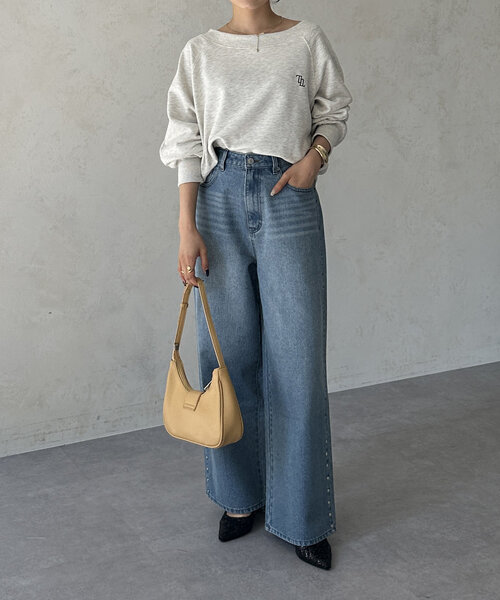 Thevon（ゼボン）の「ボートネック刺繍ロゴプルオーバー（Tシャツ