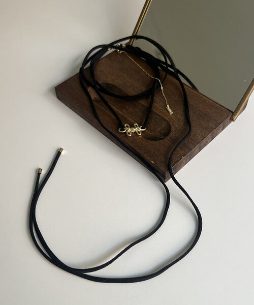 GOLDY(ゴールディ)の「〈GOLDY/ゴールディ〉リボンチョーカー(ネックレス・レディース・シルバー/ゴールド・FREE)」の2枚目の写真