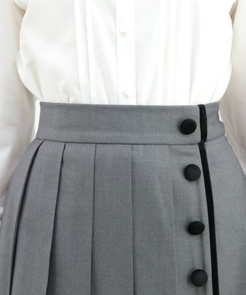F i.n.t(フィント)の「別珍使い太プリーツスカート/fint(スカート・レディース・ブラウン/グレー・FREE)」の19枚目の写真