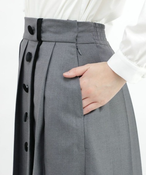 F i.n.t(フィント)の「別珍使い太プリーツスカート/fint(スカート・レディース・ブラウン/グレー・FREE)」の21枚目の写真