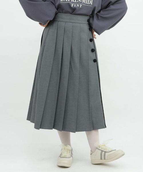 F i.n.t(フィント)の「別珍使い太プリーツスカート/fint(スカート・レディース・ブラウン/グレー・FREE)」の5枚目の写真