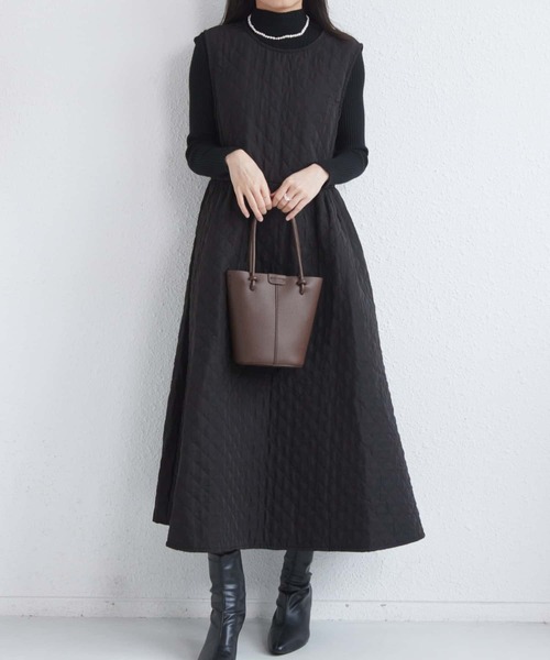 MAISON DE THERESE(メゾン ド テレーズ)の「秋冬キルティング ノースリーブロングワンピース(ワンピース・レディース・ブラック/アイボリー・FREE)」の2枚目の写真