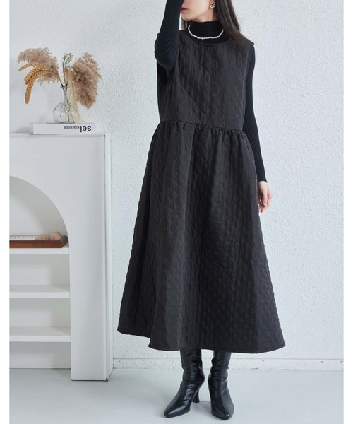 MAISON DE THERESE(メゾン ド テレーズ)の「秋冬キルティング ノースリーブロングワンピース(ワンピース・レディース・ブラック/アイボリー・FREE)」の3枚目の写真
