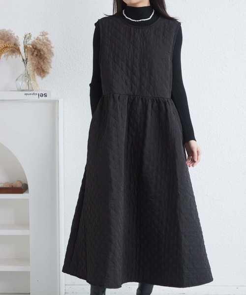 MAISON DE THERESE(メゾン ド テレーズ)の「秋冬キルティング ノースリーブロングワンピース(ワンピース・レディース・ブラック/アイボリー・FREE)」の5枚目の写真