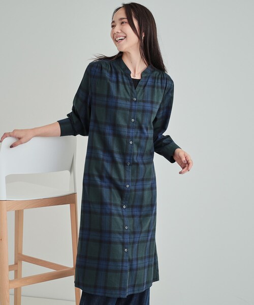 SHOO・LA・RUE（シューラルー）の「◆【洗える】着回しいろいろ 大人のためのチェックシャツワンピース（ワンピース・レディース・ブルー系1/モスグリーン系1/レッド系3・02/03/04）」の2枚目の写真