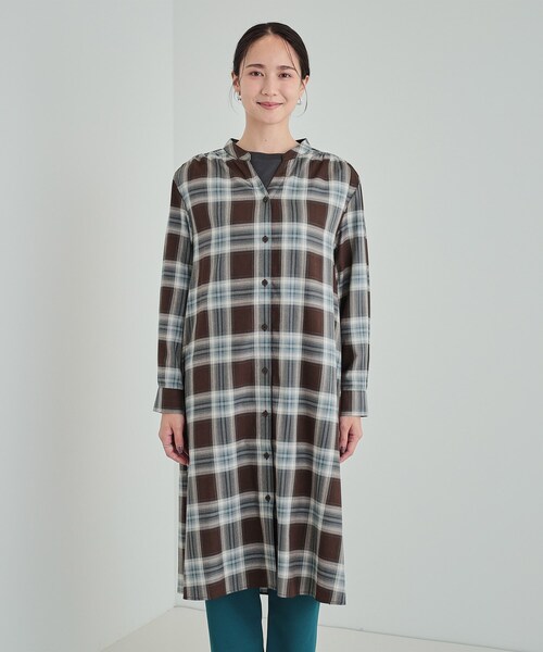 SHOO・LA・RUE（シューラルー）の「◆【洗える】着回しいろいろ 大人のためのチェックシャツワンピース（ワンピース・レディース・ブルー系1/モスグリーン系1/レッド系3・02/03/04）」の16枚目の写真