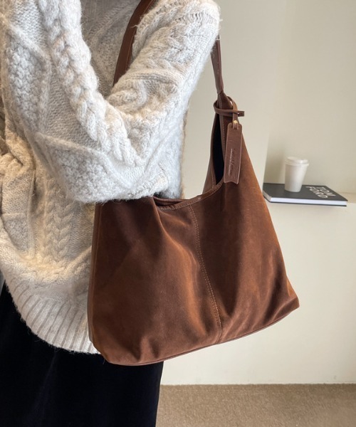 mebole（メボレ）の「ベルベットワンショルダートート（トートバッグ・レディース・ブラウン/ダークブラウン/ブラック/キャメル・FREE）」の14枚目の写真