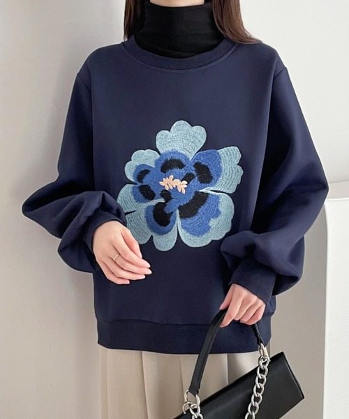 ABITOKYO(アビトーキョー)の「花柄刺繍裏起毛スウェットプルオーバー(スウェット・レディース・ベージュ/ブラック/ネイビー・L/XL/M)」の4枚目の写真