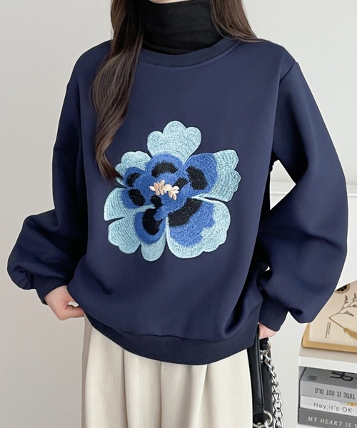 ABITOKYO(アビトーキョー)の「花柄刺繍裏起毛スウェットプルオーバー(スウェット・レディース・ベージュ/ブラック/ネイビー・L/XL/M)」の5枚目の写真