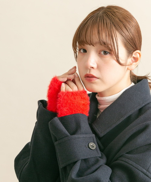 KBF（ケイビーエフ）の「ファーアームウォーマー（手袋・レディース・レッド/ホワイト/ブラック・ONE）」の3枚目の写真