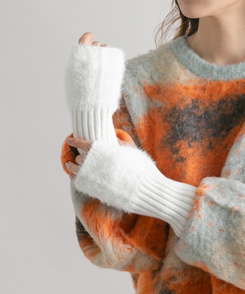 KBF（ケイビーエフ）の「ファーアームウォーマー（手袋・レディース・レッド/ホワイト/ブラック・ONE）」の5枚目の写真