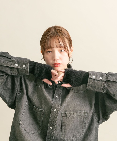 KBF（ケイビーエフ）の「ファーアームウォーマー（手袋・レディース・レッド/ホワイト/ブラック・ONE）」の7枚目の写真