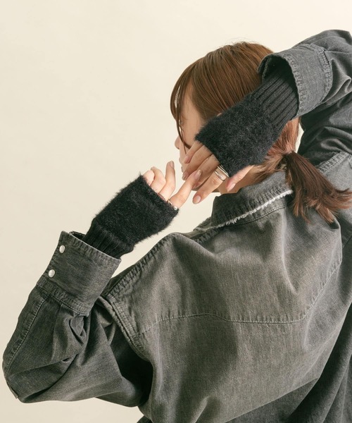 KBF（ケイビーエフ）の「ファーアームウォーマー（手袋・レディース・レッド/ホワイト/ブラック・ONE）」の9枚目の写真