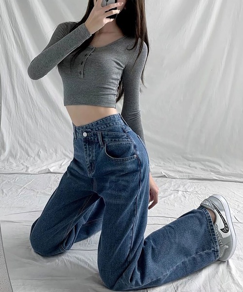 NinaetLina（ニナエリナ）の「ウエストレイヤード風ストレートデニム（デニムパンツ・レディース・ライトブルー/ブラック/ブルー・S/M/L/XL）」の3枚目の写真