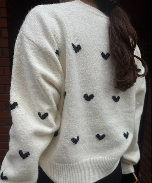 lawgy（ラウジー）の「drop shoulder soft touch heart knit / ドロップショルダーソフトタッチハートニット（ニット/セーター・レディース・グレー/アイボリー/ブラック/ネイビー・FREE）」の15枚目の写真