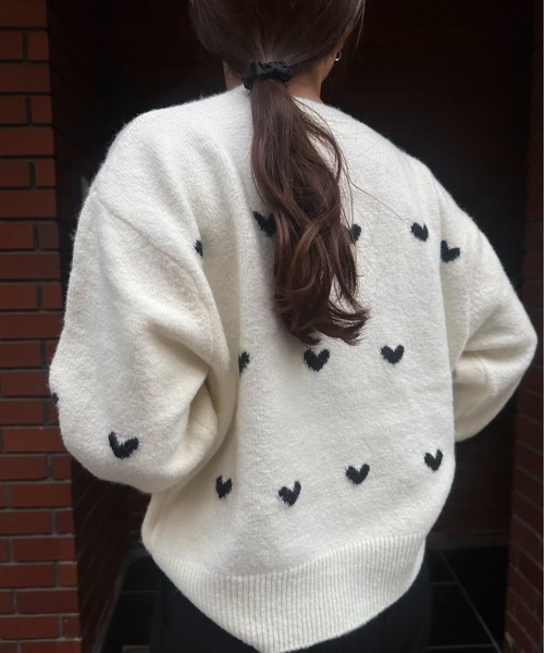 lawgy（ラウジー）の「drop shoulder soft touch heart knit / ドロップショルダーソフトタッチハートニット（ニット/セーター・レディース・グレー/アイボリー/ブラック/ネイビー・FREE）」の16枚目の写真