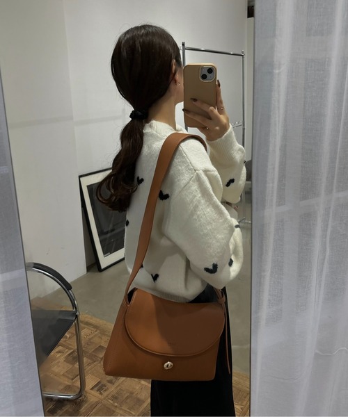 lawgy（ラウジー）の「drop shoulder soft touch heart knit / ドロップショルダーソフトタッチハートニット（ニット/セーター・レディース・グレー/アイボリー/ブラック/ネイビー・FREE）」の21枚目の写真