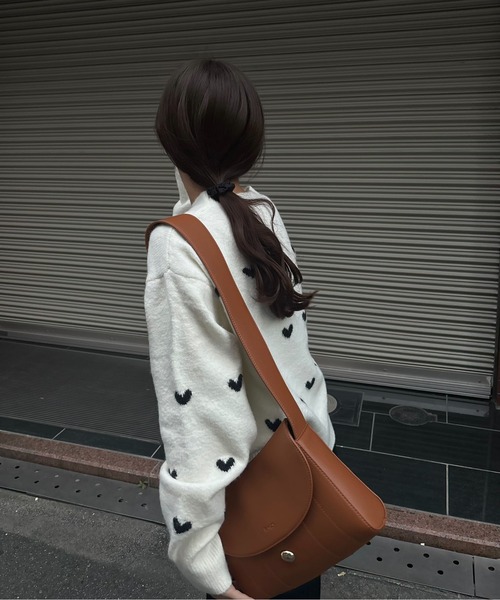 lawgy（ラウジー）の「drop shoulder soft touch heart knit / ドロップショルダーソフトタッチハートニット（ニット/セーター・レディース・グレー/アイボリー/ブラック/ネイビー・FREE）」の22枚目の写真