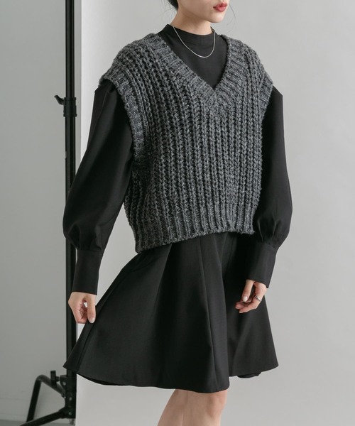 KBF（ケイビーエフ）の「タックスリーブミニワンピース（ワンピース・レディース・ブラック/ダークブラウン/イエロー系その他・ONE）」の2枚目の写真