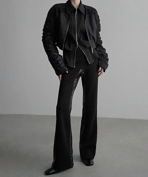 chuclla（チュクラ）の「【CHENTAITAI】ギャザースリーブ ジップブルゾン CTW24a020（ブルゾン・レディース・ブラック/ベージュ・FREE）」の3枚目の写真