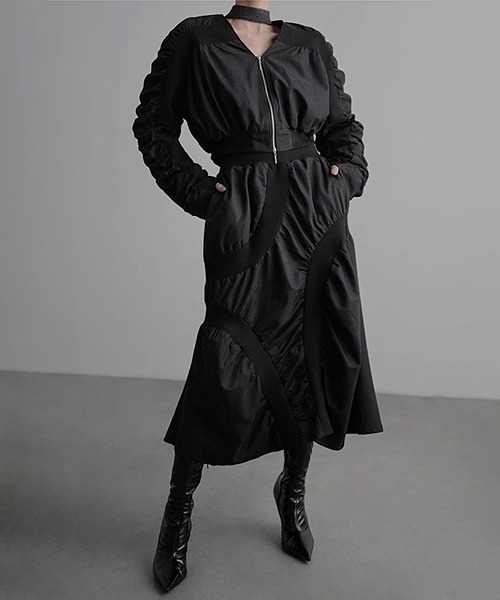 chuclla（チュクラ）の「【CHENTAITAI】ギャザースリーブ ジップブルゾン CTW24a020（ブルゾン・レディース・ブラック/ベージュ・FREE）」の6枚目の写真