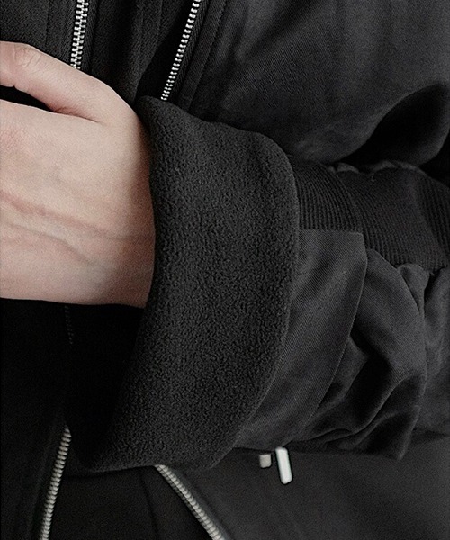 chuclla（チュクラ）の「【CHENTAITAI】ギャザースリーブ ジップブルゾン CTW24a020（ブルゾン・レディース・ブラック/ベージュ・FREE）」の10枚目の写真