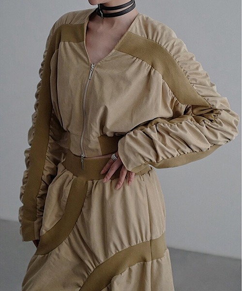 chuclla（チュクラ）の「【CHENTAITAI】ギャザースリーブ ジップブルゾン CTW24a020（ブルゾン・レディース・ブラック/ベージュ・FREE）」の12枚目の写真