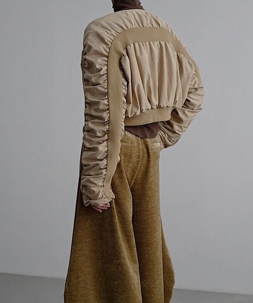 chuclla（チュクラ）の「【CHENTAITAI】ギャザースリーブ ジップブルゾン CTW24a020（ブルゾン・レディース・ブラック/ベージュ・FREE）」の18枚目の写真