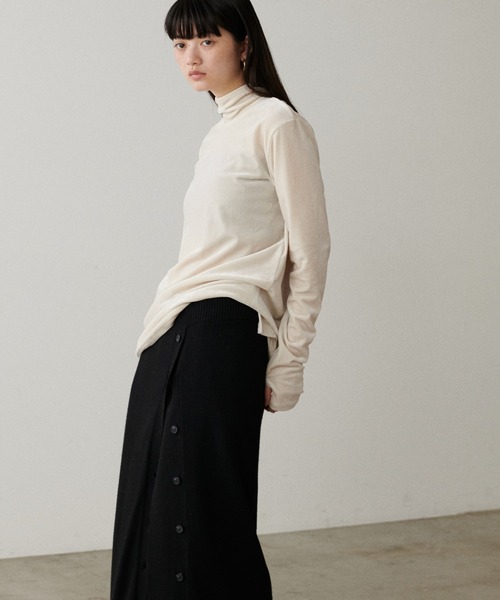 LARUTA(ラルータ)の「【LARUTA】ハーフZIPベロアトップス(Tシャツ/カットソー・レディース・ブラウン/ブラック/オフホワイト・FREE)」の4枚目の写真