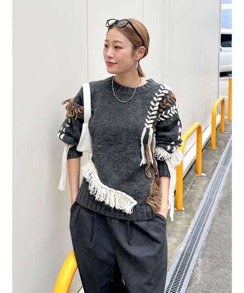 Ungrid（アングリッド）の「レースアップデザインルーズニット（ニット/セーター・レディース・チャコールグレー/オフホワイト/ブルー・FREE）」の15枚目の写真