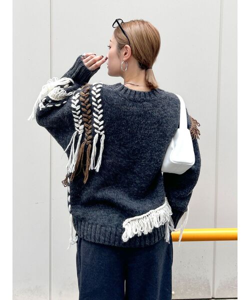 Ungrid（アングリッド）の「レースアップデザインルーズニット（ニット/セーター・レディース・チャコールグレー/オフホワイト/ブルー・FREE）」の16枚目の写真